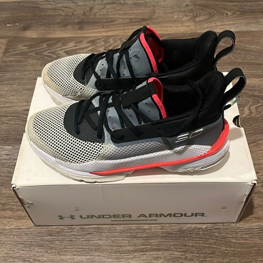 Under Armour Basketball shoes